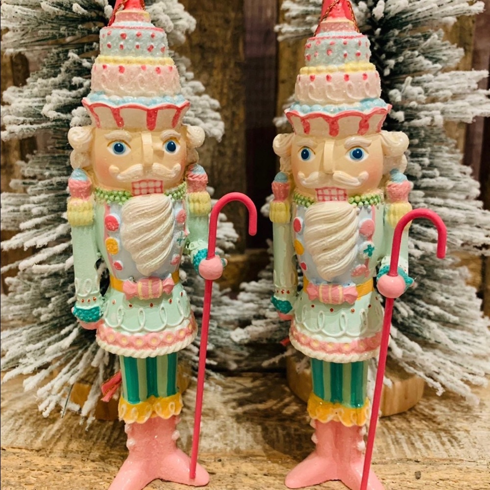 VHTF 2 Pastel Gingerbread Nutcrackers
